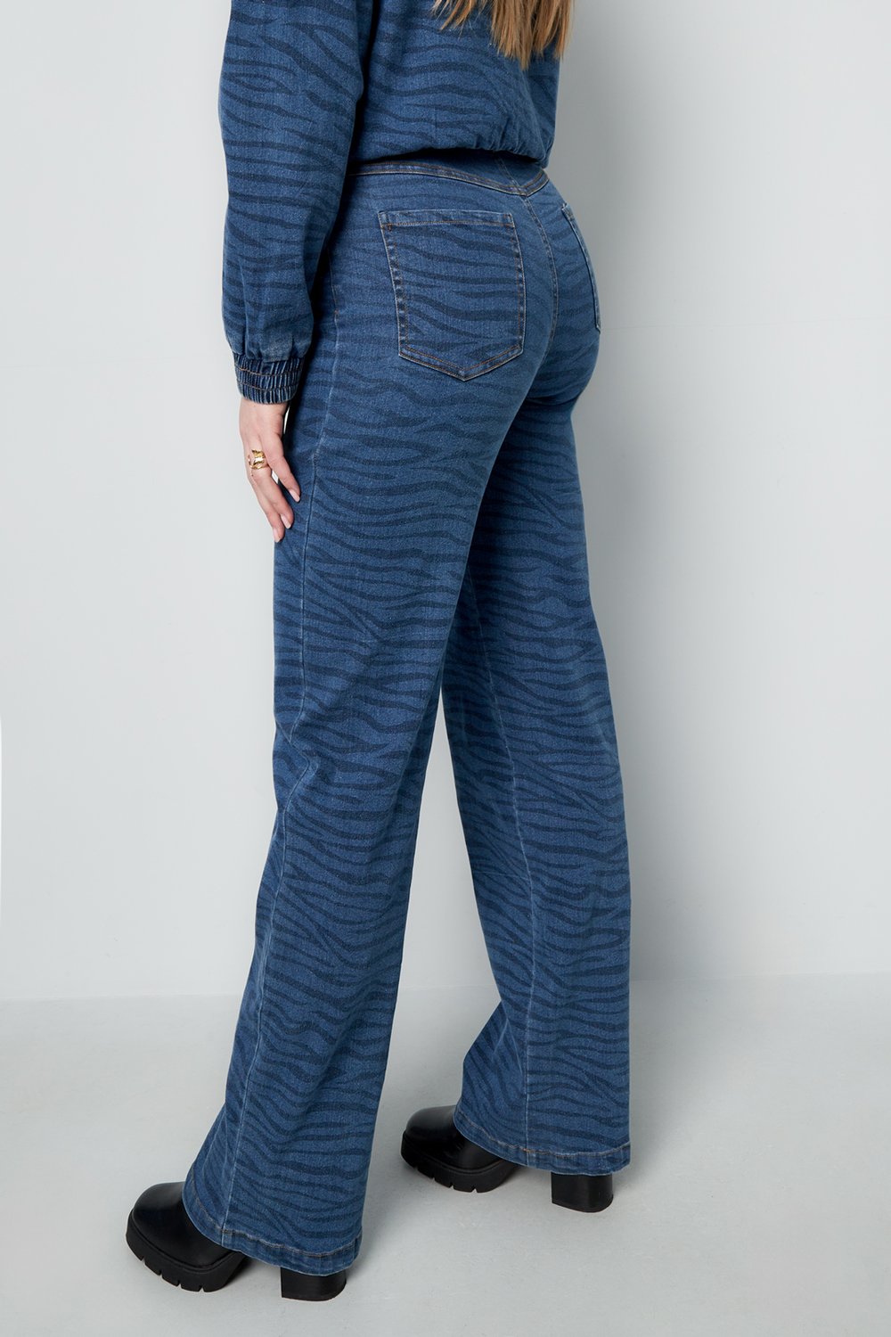 Cotton Woven Women's Straight Leg Denim Pants Medium Indigo Casual
