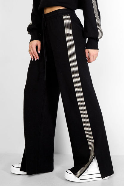 Knitted trousers with stripes
